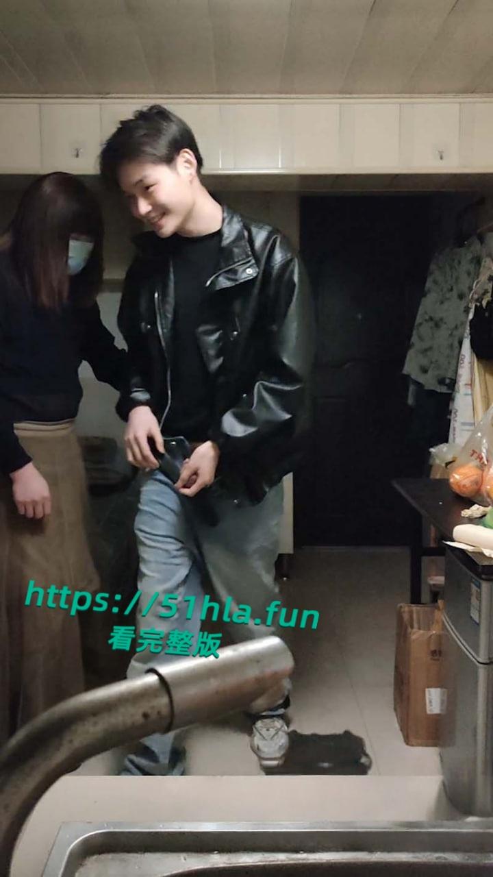 南京伪娘阿红事件，最耀眼的男嘉宾皮衣哥，闪亮登场，清纯气息帅男也拜倒在红姐石榴裙下！