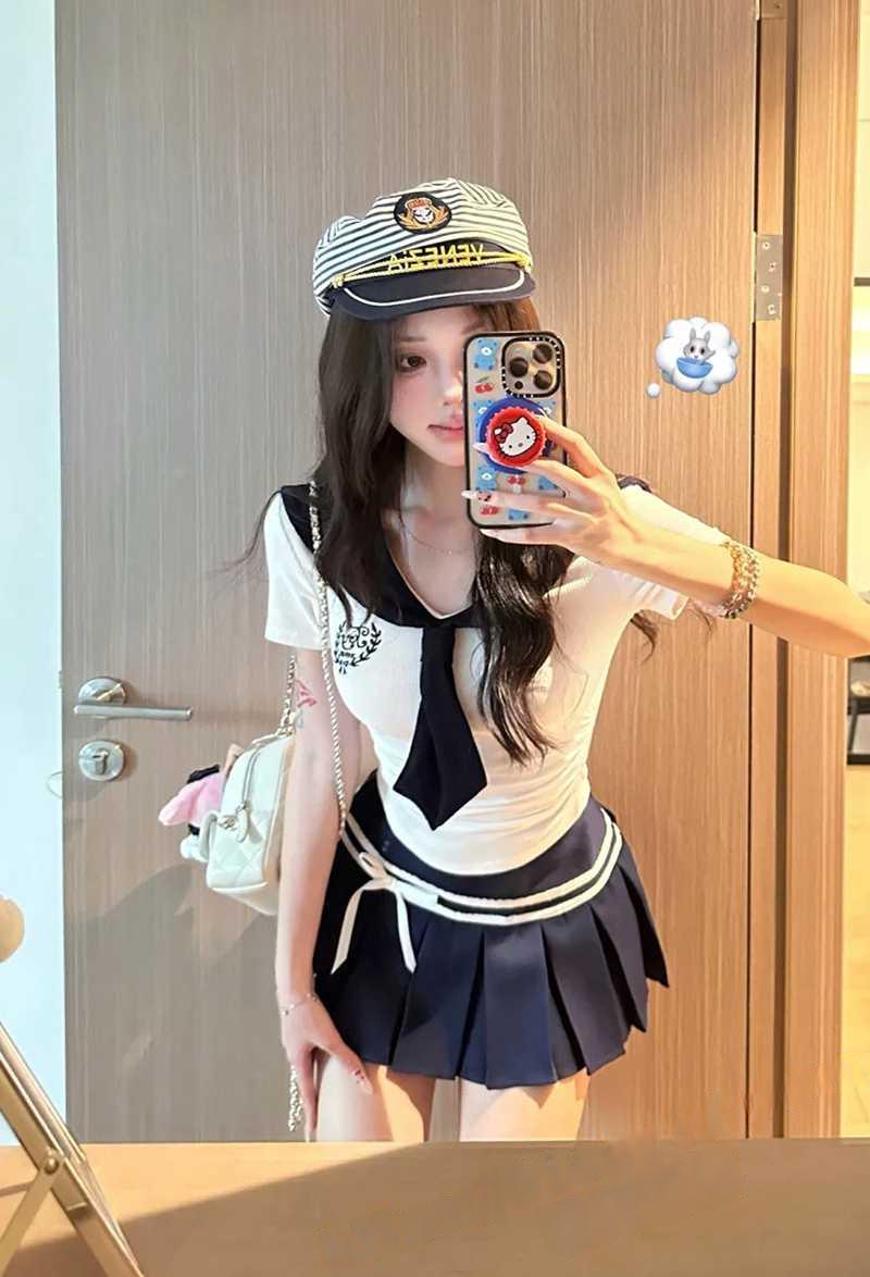 高颜值师范学妹【皮卡秋】金主网调视频流出 性感小美女身材火辣 各种露出诱惑 骚淫至极