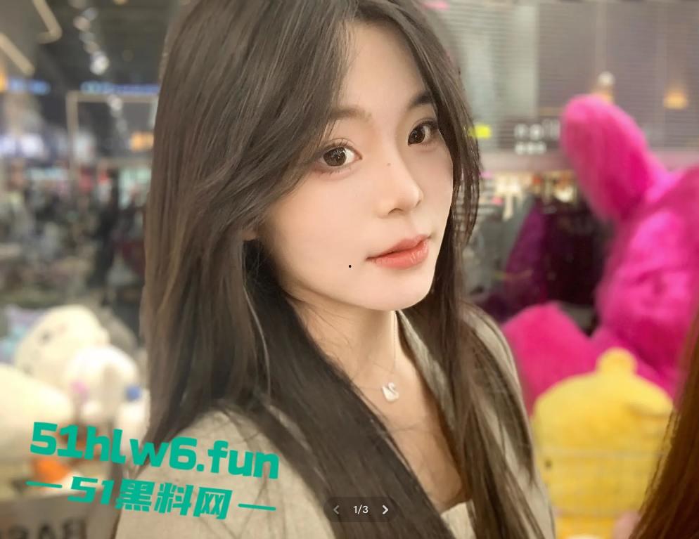 湖北文理学院大二系花【屈佳怡】绝美颜值性感尤物童颜巨乳，骚穴特写自慰视频流出！