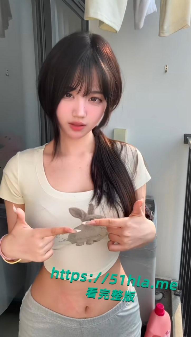 抖音极品网红【喝多了想兔】下海前视频被粉丝扒出，各种情趣装一网打尽，性感身躯搔首弄姿诱惑十足！-6