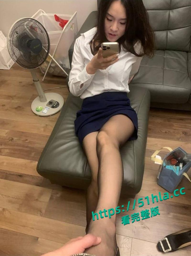 重庆风骚美少妇【李思钰】婚内出轨被实名曝光,炮友各种爆操,健身女原来都喜欢喜欢口爆吞精!-4